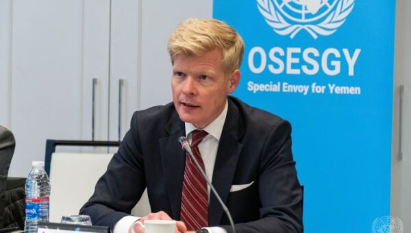 في ختام زيارة إقليمية .. هانس غروندبرغ يؤكد على أولوية الحل السياسي الشامل في اليمن