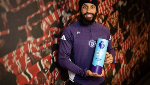 بريان مبيومو يتوج بجائزة لاعب شهر أكتوبر في الدوري الإنجليزي