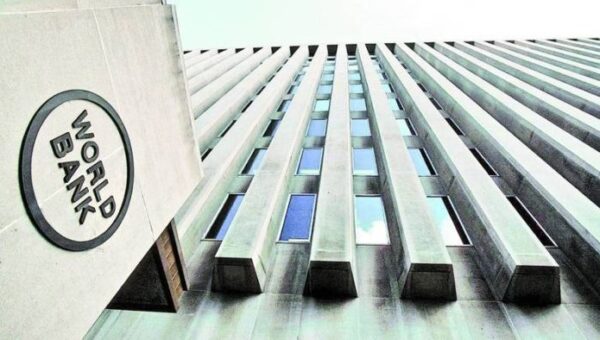 البنك الدولي: أكثر من 60% من الأسر اليمنية تواجه أزمة في تأمين احتياجاتها الغذائية