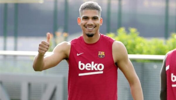 تدريبات منفردة لـ فرينكي دي يونج.. وعودة أراوخو لمران برشلونة