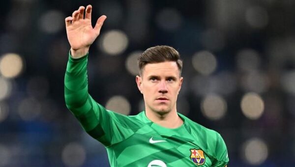 تيرشتيجن يسابق الزمن لاستعادة لياقته الطبية قبل مباراة أوساسونا