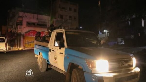 شرطة تعز تلقي القبض على أحد أخطر المطلوبين أمنيًا غرب المدينة