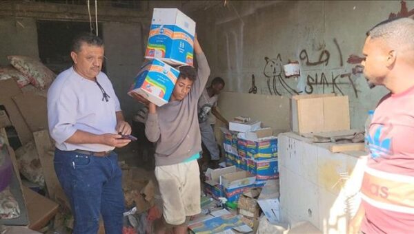 عدن.. ضبط 4 أطنان من المواد منتهية الصلاحية