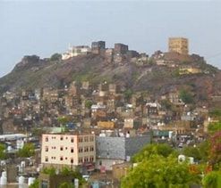 الضالع..الأمن يضبط متهما بجريمة تفجير قنبلة