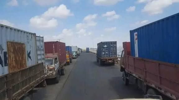 ارتفاع أسعار المواد الغذائية وتعديل مرتقب للدولار الجمركي في عدن