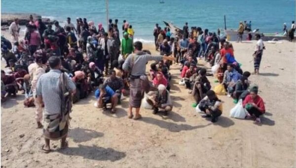 شبوة.. الأمن يضبط قارب تهريب يحمل 180 مهاجرًا إثيوبيًا