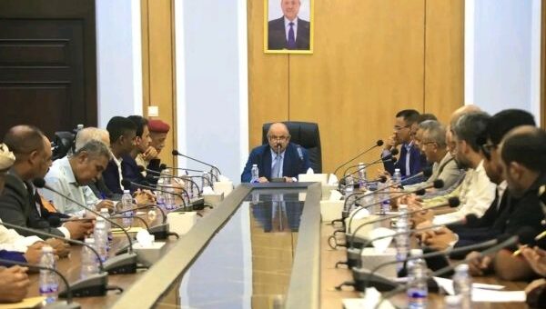 حضرموت تعلن تأييدها الكامل لقرار إلغاء الاتفاقية الدفاعية مع الإمارات