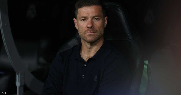 بعد توالي إخفاقات سلوت.. ليفربول يدرس ضم ألونسو