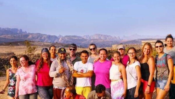 طيران اليمنية يعلن تشغيل رحلات مباشرة بين سقطرى وجدة لإجلاء السياح الأجانب