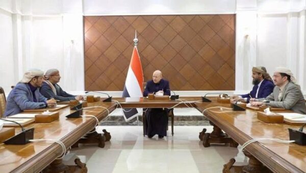 مجلس القيادة يعقد اجتماعاً طارئاً ويقر إسقاط عضوية الزبيدي وإعفاء عدد من الوزراء