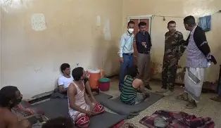 مصادر أمنية: نقل مفاجئ لسجناء من معسكري “بدر” و”الصولبان” إلى جهات مجهولة وسط مخاوف حقوقية