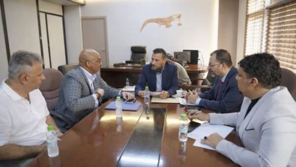 وزير الدولة محافظ عدن يؤكد أن الأمن واستقرار أولوية قصوى للسلطة المحلية