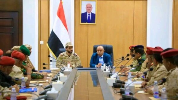 محافظ حضرموت يعقد لقاءً موسعاً لمناقشة مستجدات الحالة الأمنية والعسكرية