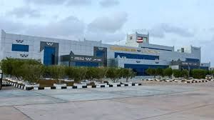 طيران اليمنية يستأنف نقل العالقين عبر مطار الغيظة الدولي