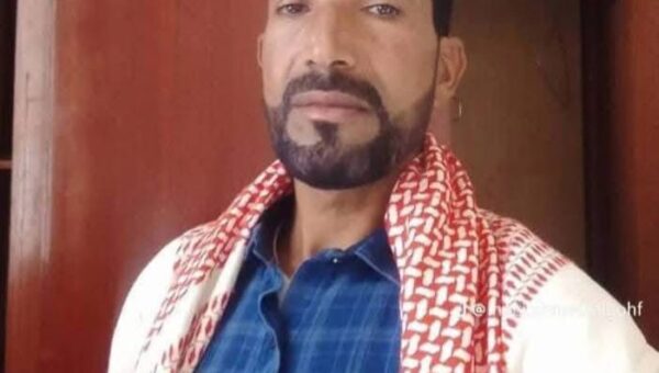 فاجعة في إب.. وفاة معلم أمام طلابه بمديرية الرضمة وسط استمرار أزمة الرواتب