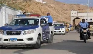 المهرة.. ضبط مروج مواد ممنوعة متنكرًا بزي أمني