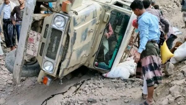 نجاة 15 شخصاً في حادث مروري مروع بمديرية جبل حبشي غرب تعز
