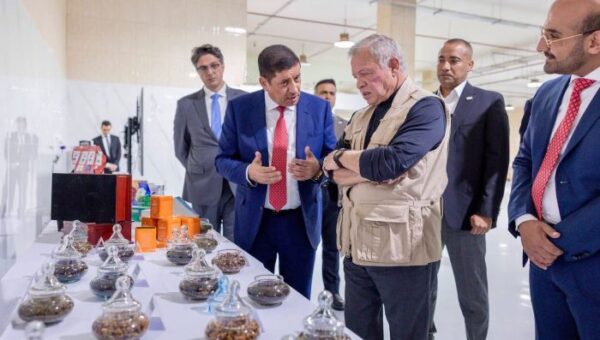 مليشيا الحوثي تقتحم منزل رجل الأعمال “حسن الكبوس” في صنعاء