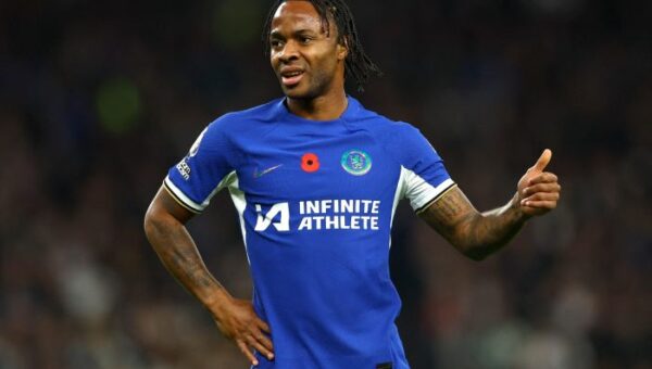 رحيم سترلينج يقترب من الرحيل عن تشيلسي