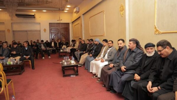 وكيل محافظة إب الشيخ عارف الواصلي يستقبل المعزين بوفاة والدته في القاهرة