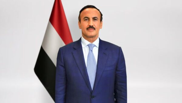 أحمد علي عبدالله صالح يعزي في استشهاد سيف الاسلام القذافي