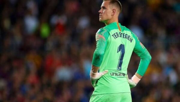 جيرونا يعلن خضوع تير شتيجن لجراحة في الركبة