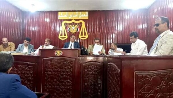 في سابقة هي الأولى من نوعها..محكمة مأرب تُدين “مبتزاً إلكترونياً” بالسجن والغرامة