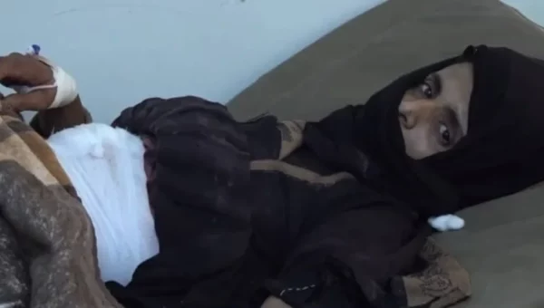 تعز  إصابة امرأة برصاص قناص حوثي أثناء رعي الأغنام