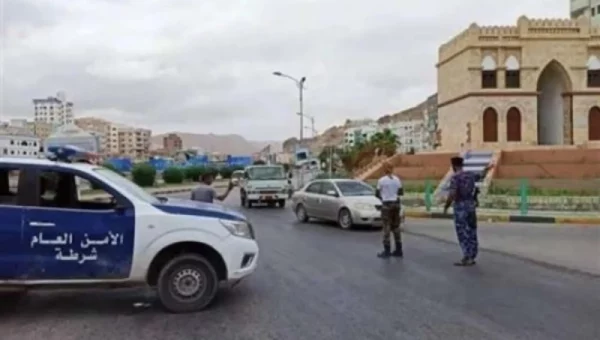 الأمن بحضرموت يوضح تفاصيل حادثة الديس الشرقية وإصابة مطلوب