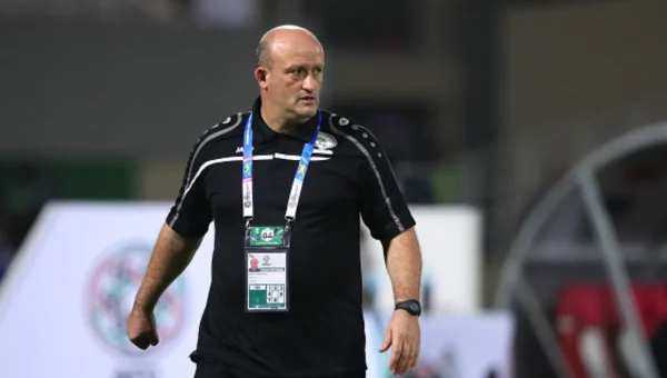 الاتحاد اليمني لكرة القدم يؤكد استمرار المدرب نور الدين ولد علي مع المنتخب