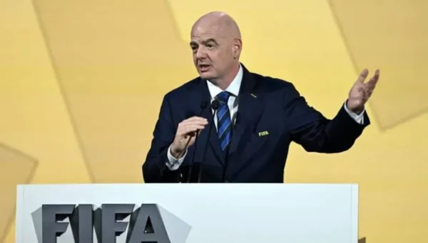 الاتحاد الأوروبي يخطط لسحب الثقة من إنفانتينو