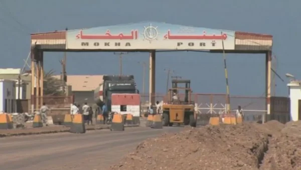 مدير ميناء المخا: الميناء خرج عن الخدمة بعد استهدافه من قبل مليشيا الحوثي