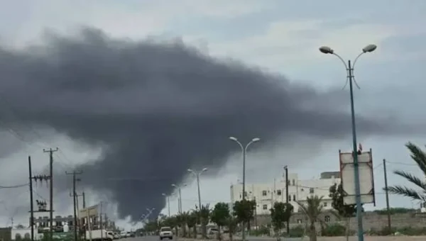 قصف صاروخي حوثي يستهدف البرح والمخا دون خسائر بشرية