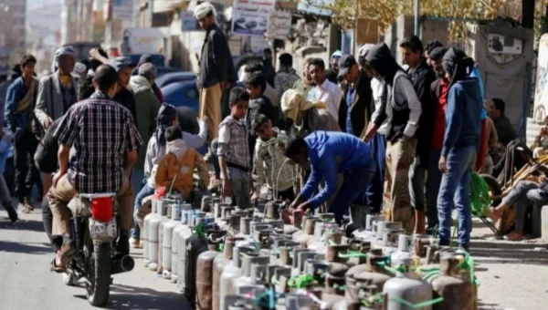 توزيع 7,200 أسطوانة غاز منزلي على مديريات عدن