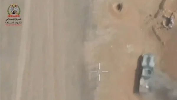 القوات الحكومية تنشر مشاهد لاستهداف مواقع حوثية بطائرات مسيرة