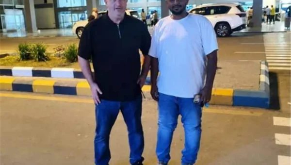 وصول مدرب المنتخب الوطني إلى عدن لبدء الاستعدادات لـ “خليجي 27”