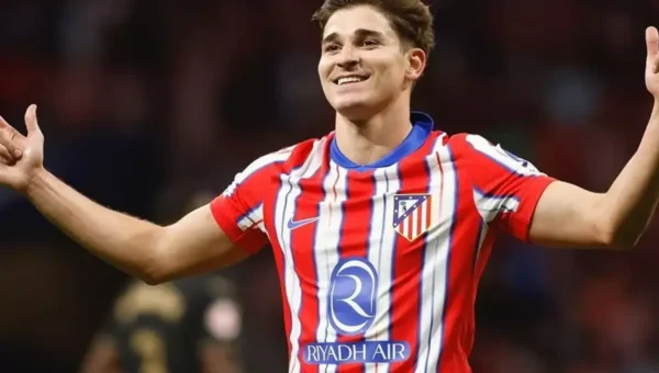 برشلونة يفقد الأمل في صفقة جوليان ألفاريز