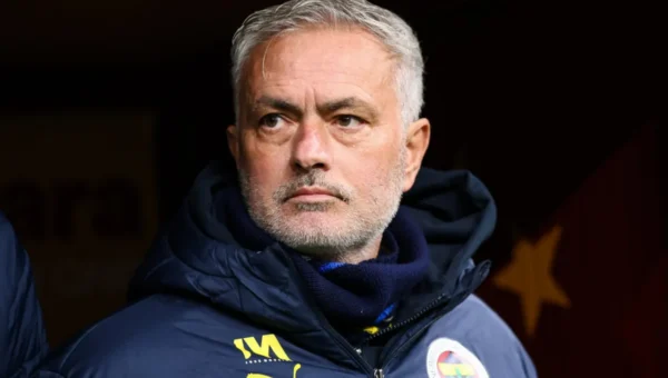 مورينيو ينافس فليك على جائزة مدرب أغسطس في الدوري الإسباني