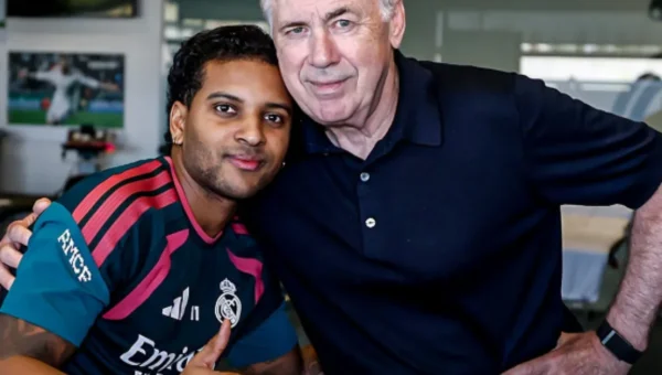 أنشيلوتي يزور تدريب ريال مدريد للاطمئنان على ثلاثي البرازيل