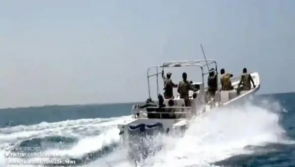 المقاومة الوطنية تدمر زورقين مفخخين حوثيين في البحر الأحمر