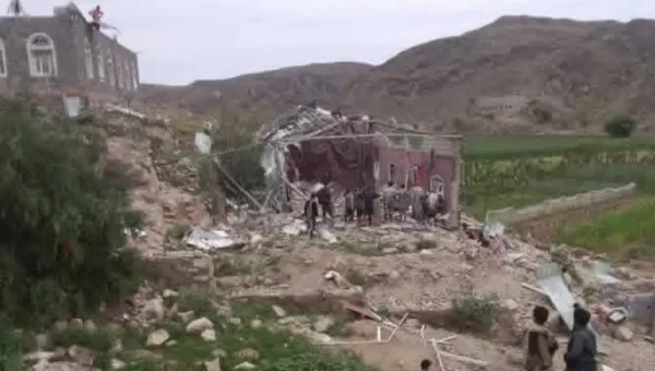 مليشيا الحوثي تفجر منزل شيخ قبلي في البيضاء