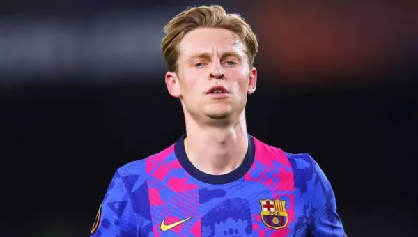 برشلونة يحدد سعر بيع دي يونج ويترقب عروض يناير