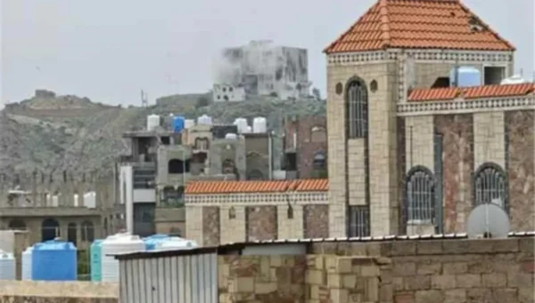مليشيا الحوثي تقصف المجمع القضائي في تعز