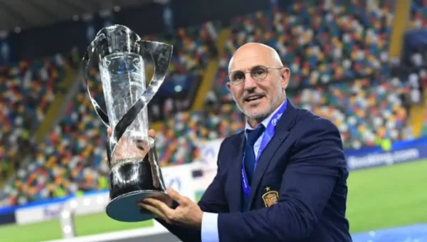 رسميا.. لويس دى لا فوينتي يواصل مسيرته مع منتخب إسبانيا حتى 2030