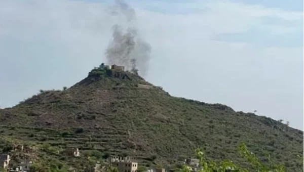 مليشيا الحوثي تهجر سكان قرية في خدير بعد تحويلها لمنطقة عسكرية