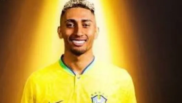 بعد اعتزال نيمار.. رافينيا يرتدى القميص رقم 10 مع البرازيل