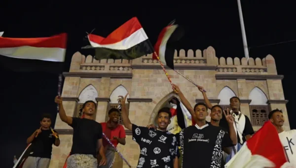 احتفالات شعبية في المكلا بالذكرى الـ64 لثورة 26 سبتمبر.