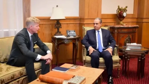 مصر تؤكد دعمها لليمن وحرية الملاحة بالبحر الأحمر