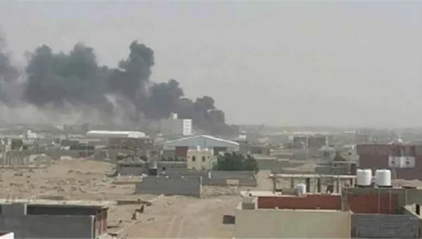 غارات جوية تستهدف مواقع واتصالات للحوثيين في تعز وصعدة والحديدة