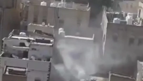 قصف عنيف يهدد أحياء سكنية في تعز وسط أزمة إنسانية متفاقمة